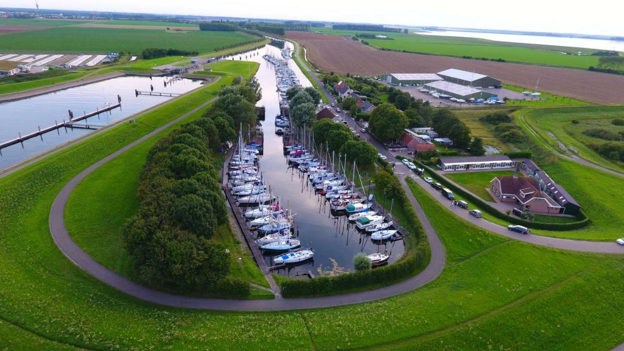 Hansa Watersport & Recreatie Wilhelminadorp 外观 照片